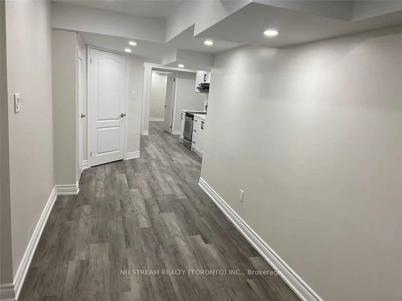 258 Gibson Circle Lower, Bradford West Gwillimbury, ON L3Z 0X1