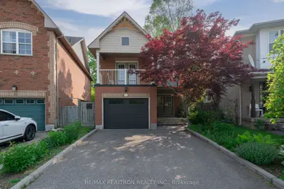 Detached in Richmond Hill