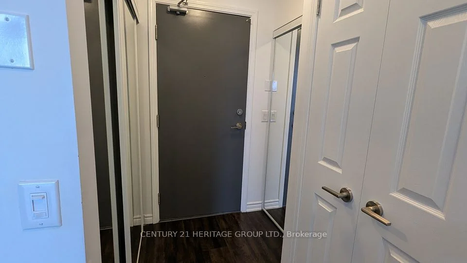 11611 Yonge Street 701, Richmond Hill, ON L4E 1G2