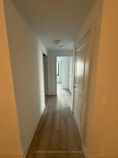 Condo Apartment in Vaughan