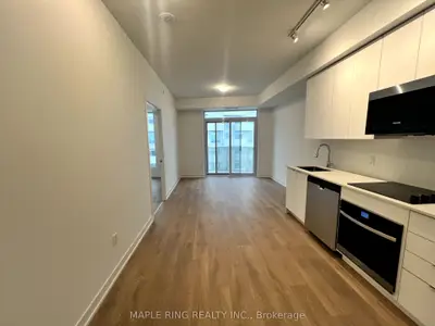 Condo Apartment in Vaughan