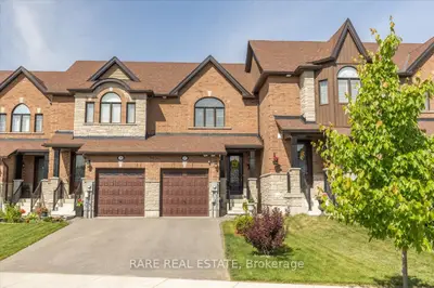 Att/Row/Townhouse in Essa