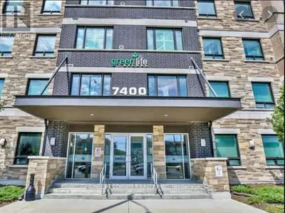 Condo Apartment in Markham