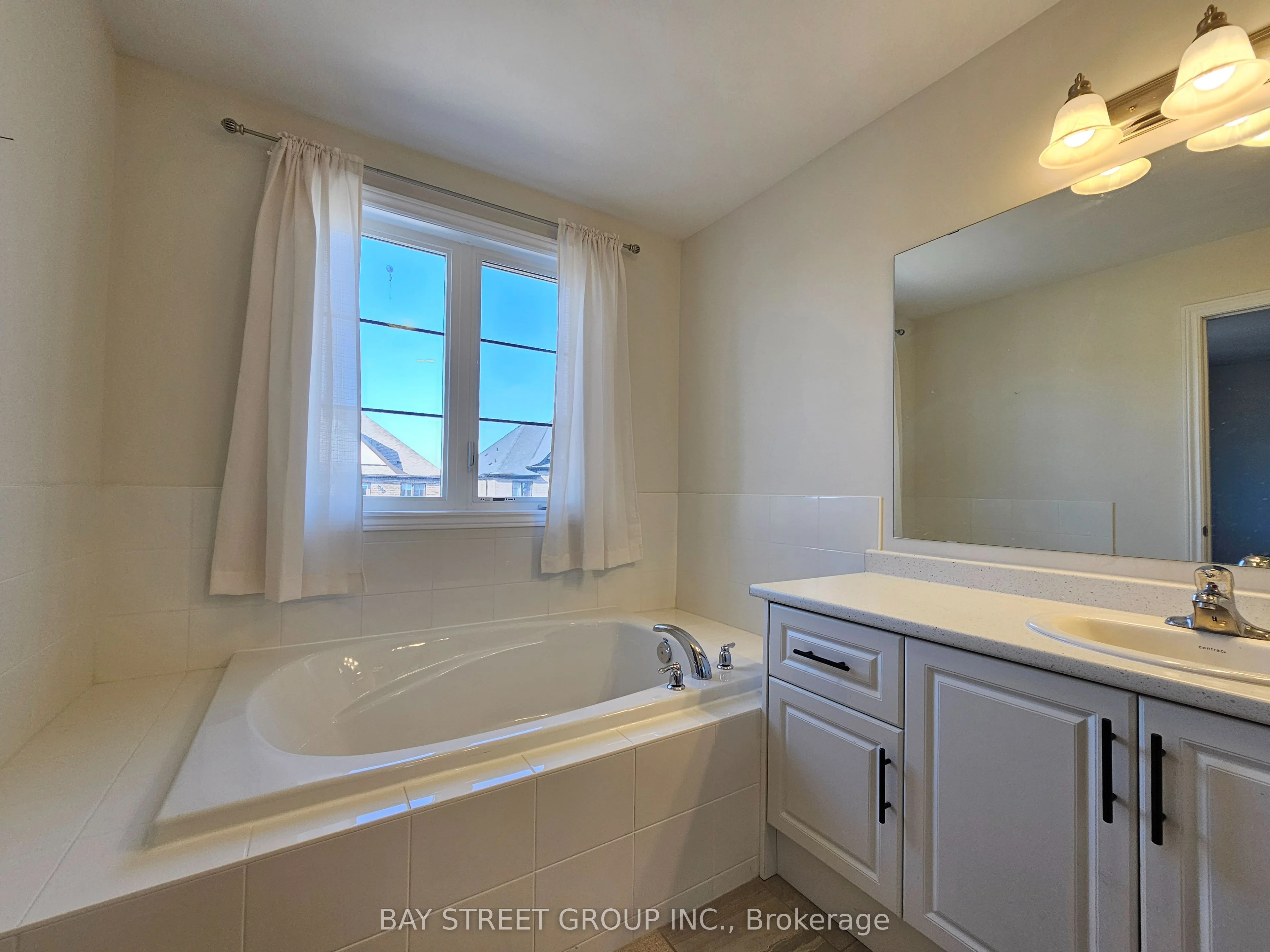 584 Murrell Boulevard, East Gwillimbury, On L9n 0r1