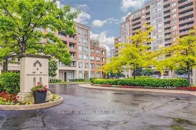 Condo Apartment in Richmond Hill