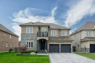 Detached in King