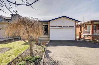 Detached in Richmond Hill