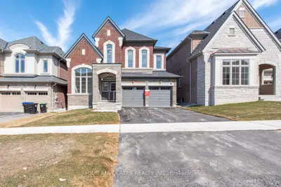 Detached in Bradford West Gwillimbury