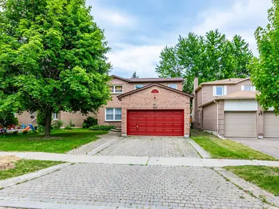 Detached in Richmond Hill