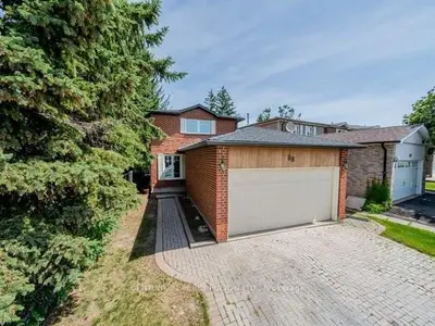 Detached in Richmond Hill