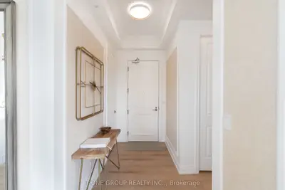 Condo Apartment in Richmond Hill