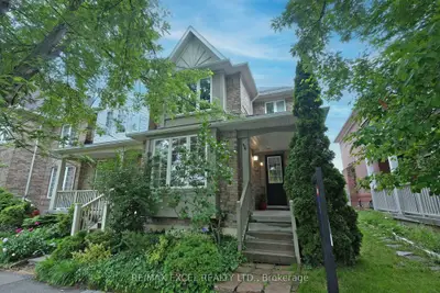 Att/Row/Townhouse in Markham