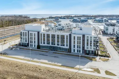 Condo Apartment in Innisfil
