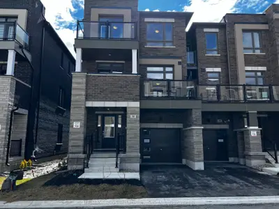 Att/Row/Townhouse in Richmond Hill