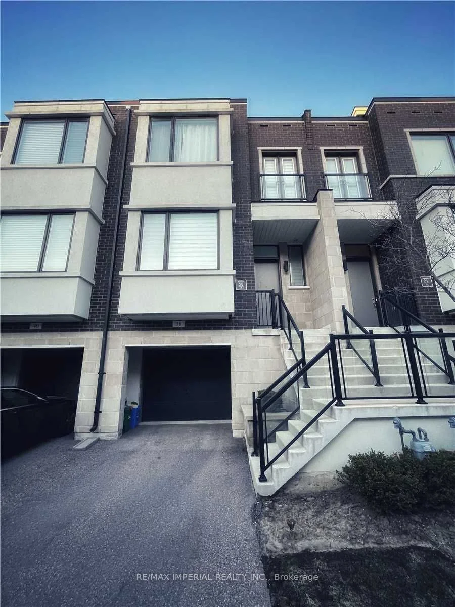38 Genuine Lane, Richmond Hill, On L4b 0e5