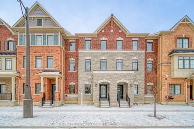 Att/Row/Townhouse in Markham