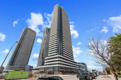 Condo Apartment in Vaughan