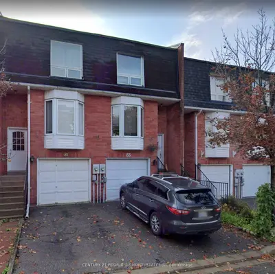Condo Townhouse in Newmarket