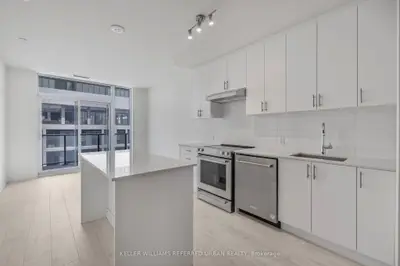 Condo Apartment in Vaughan