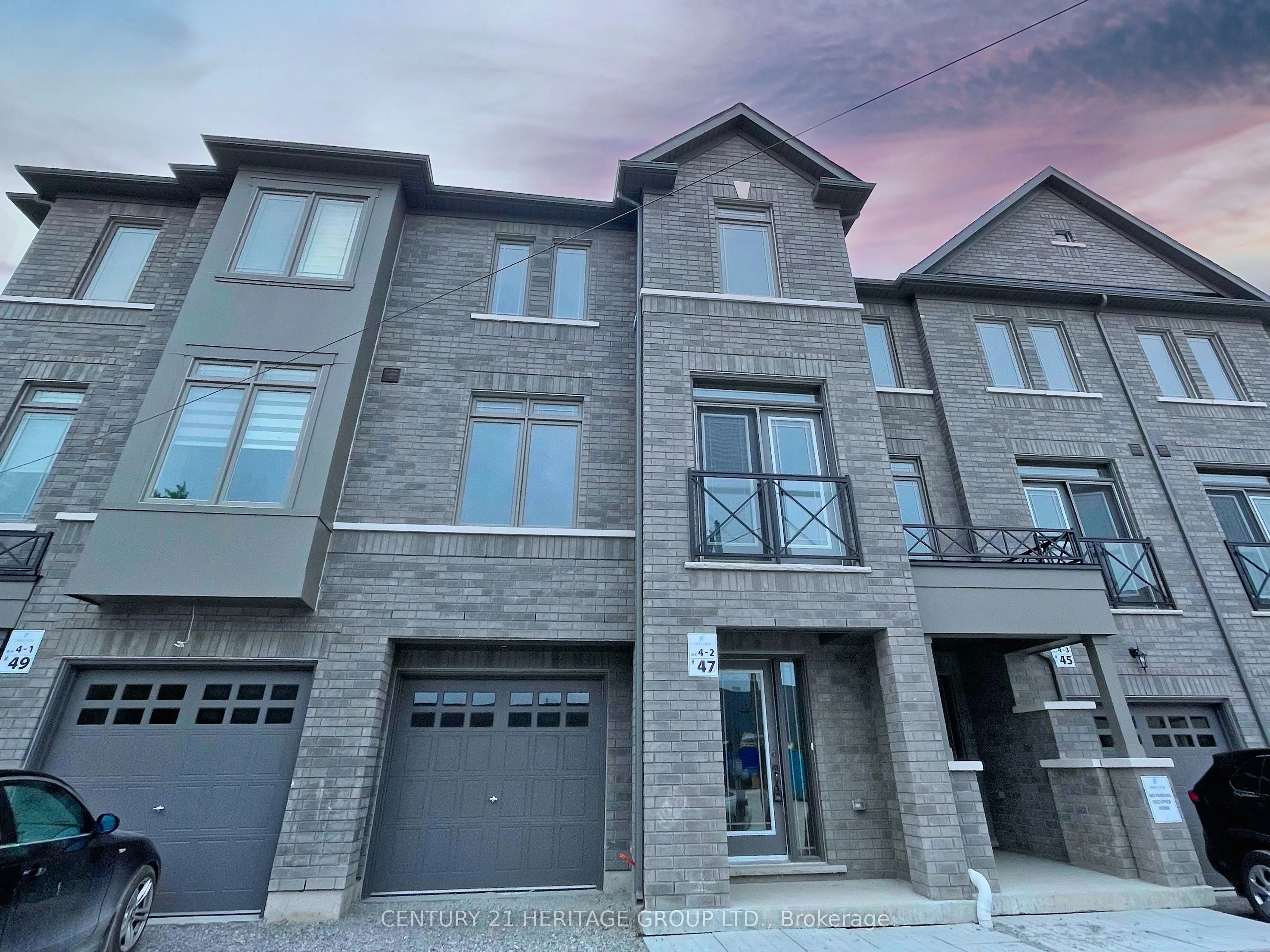 Att/Row/Townhouse in Bradford West Gwillimbury