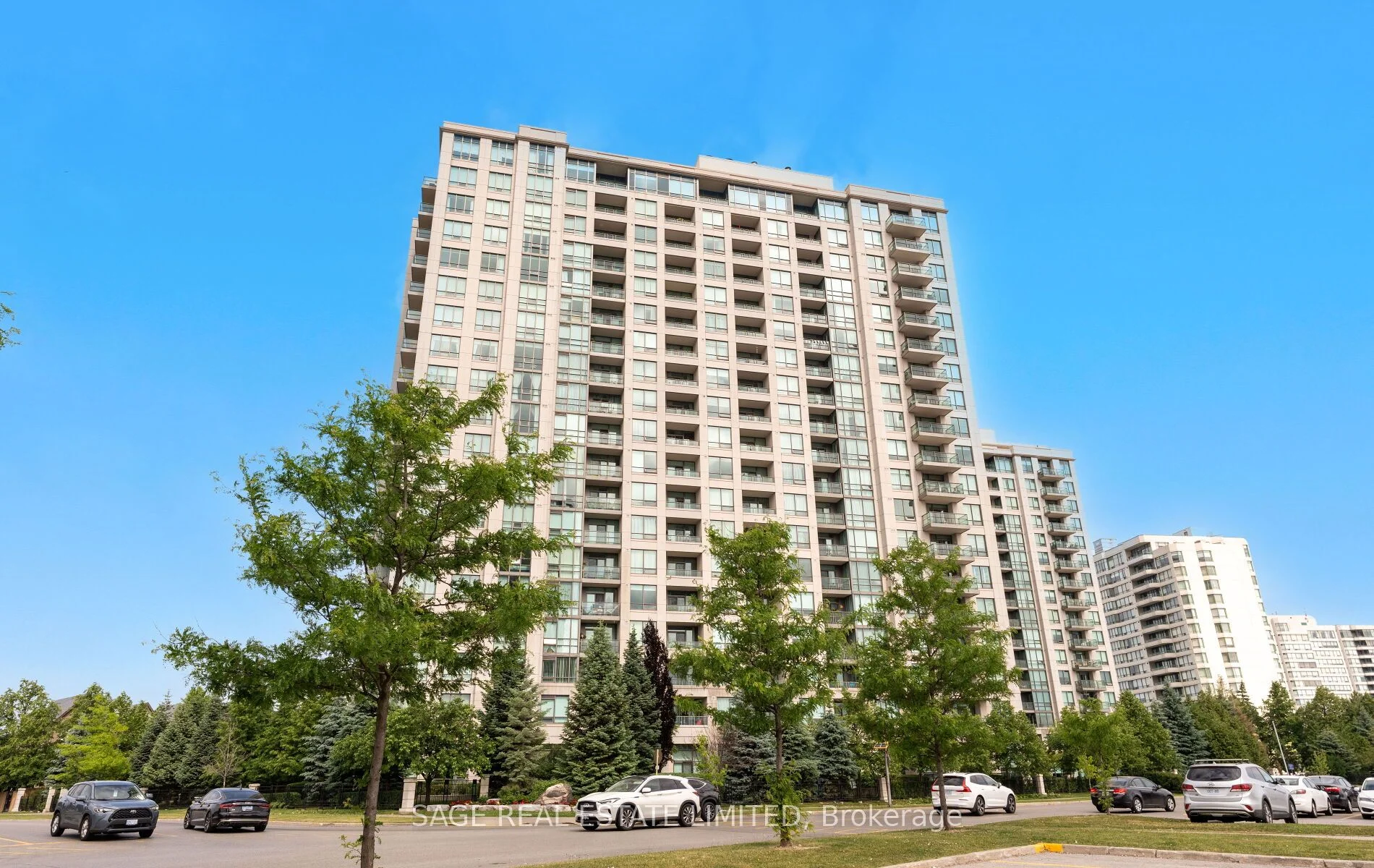 Condo Apartment in Vaughan