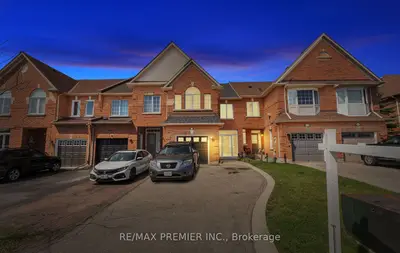Att/Row/Townhouse in Vaughan
