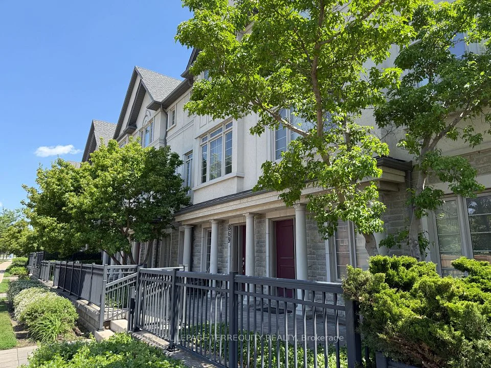 871 New Westminster Drive 25, Vaughan, ON L4J 0G8