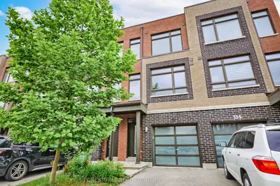 Att/Row/Townhouse in Vaughan