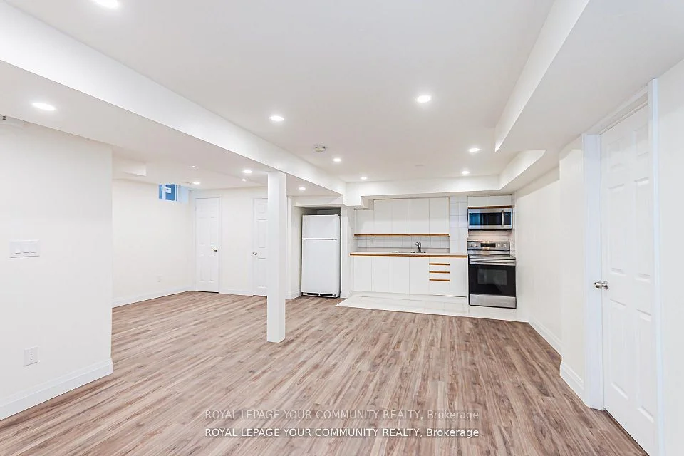34 Beasley Drive, Richmond Hill, ON L4C 7Z5