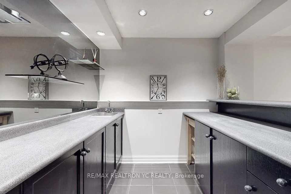 4 Theobalds Circle Bsmt, Richmond Hill, On L4c 9e3
