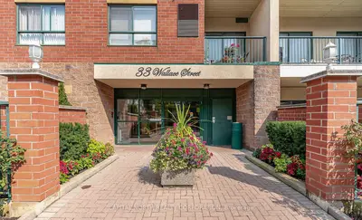 Condo Apartment in Vaughan