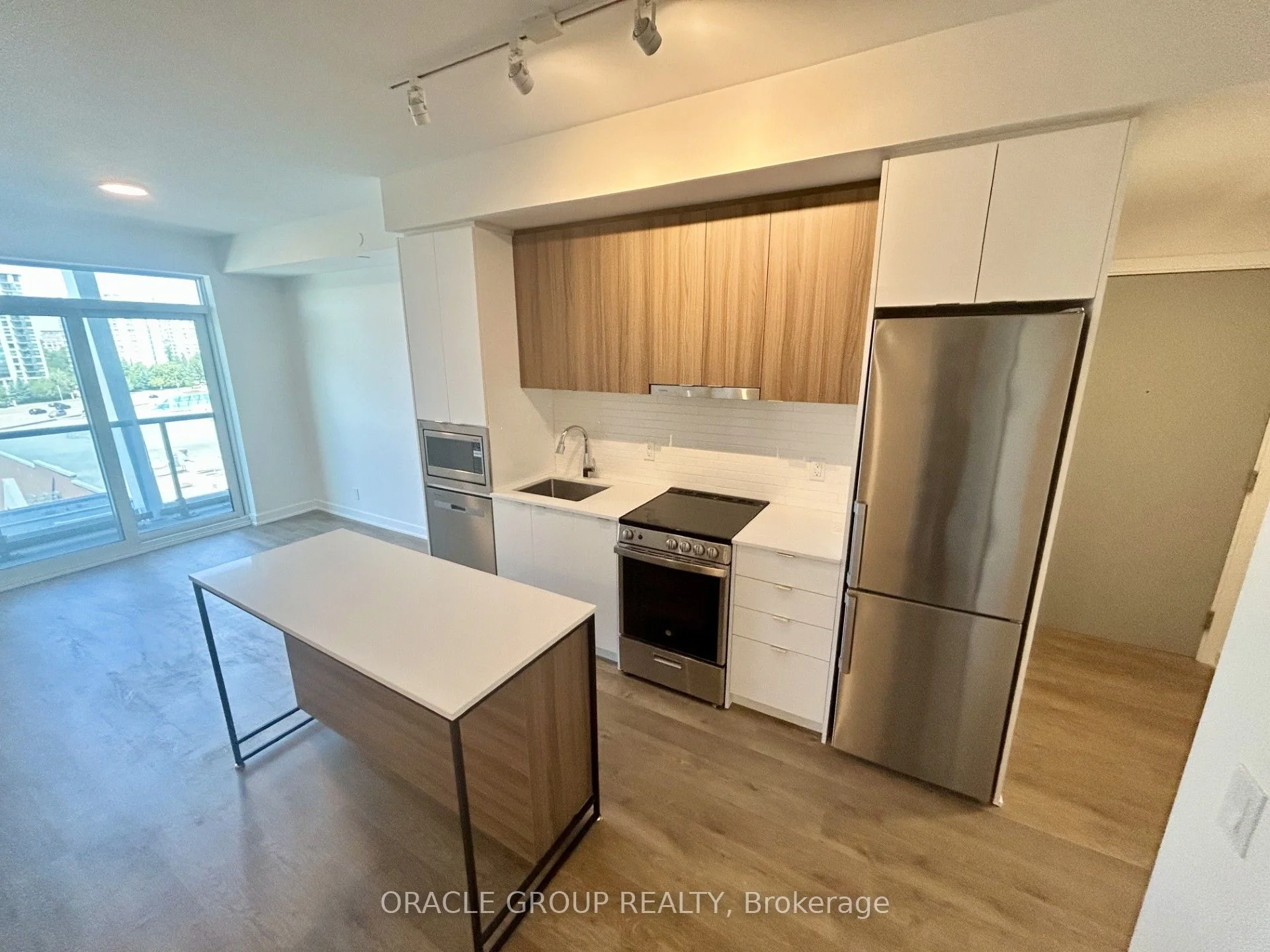 Condo Apartment in Vaughan