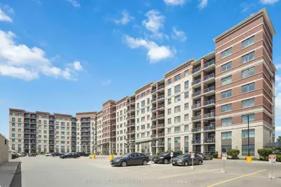 Condo Apartment in Markham