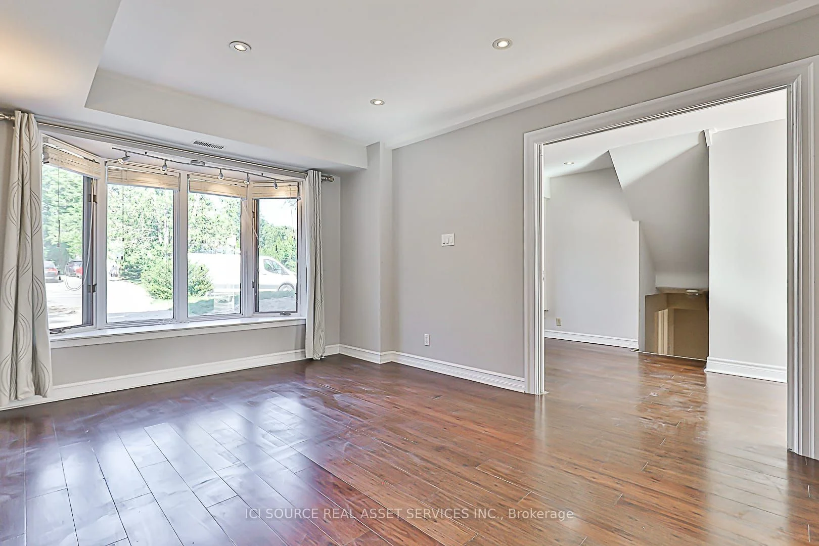 48 Bridgeport Street Lower, Richmond Hill, On L4c 3v8