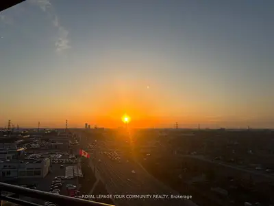 Condo Apartment in Vaughan