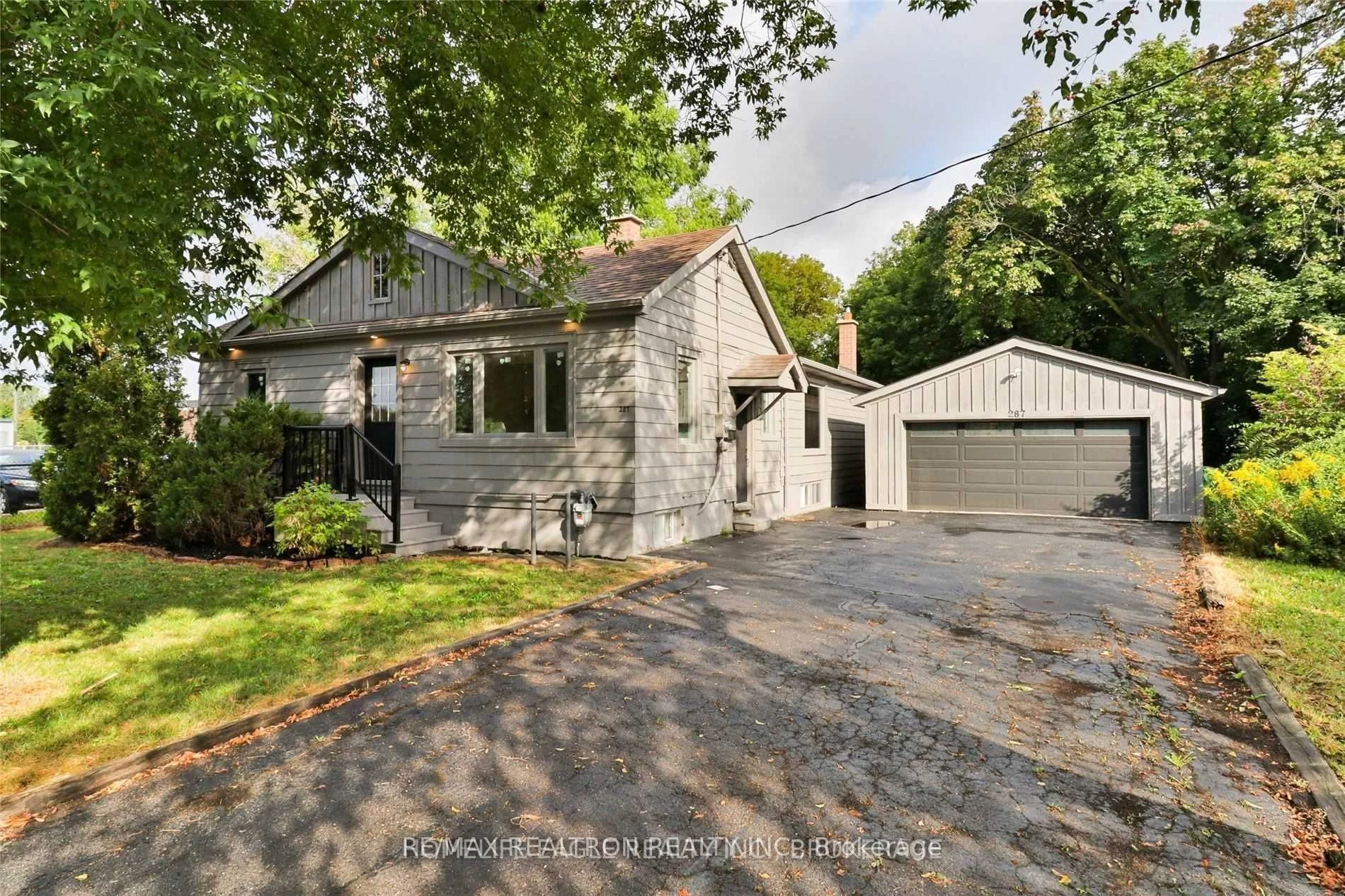 287 Penn (Main Floor) Avenue, Newmarket, ON L3Y 2S7