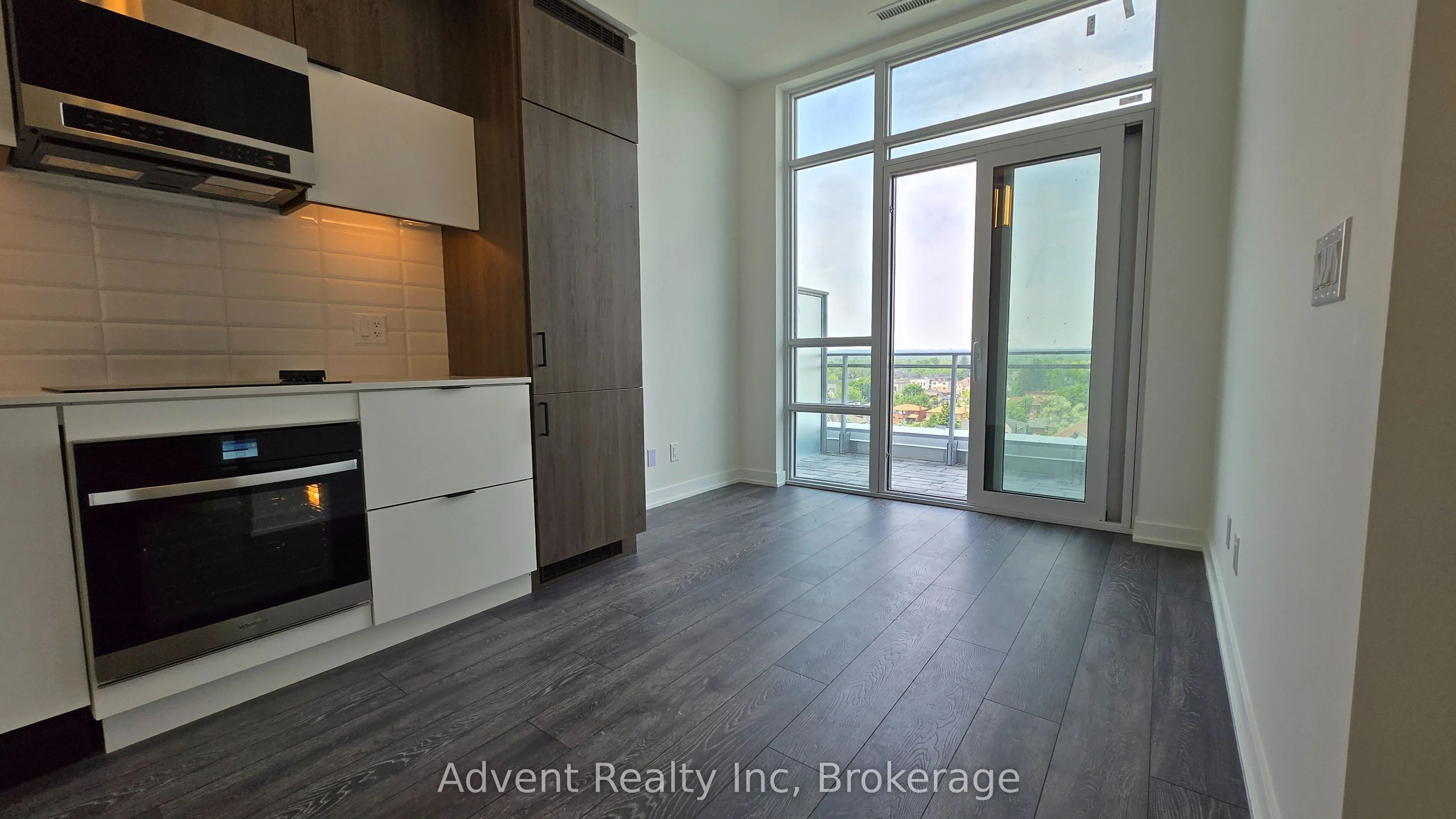 8888 Yonge Street 801, Richmond Hill, ON L4C 5V6