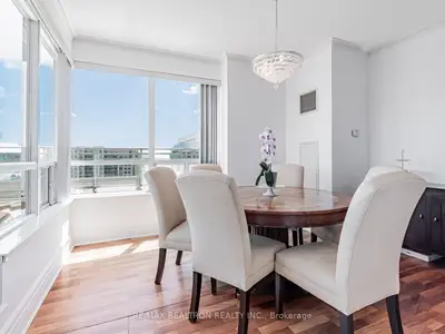 Condo Apartment in Markham