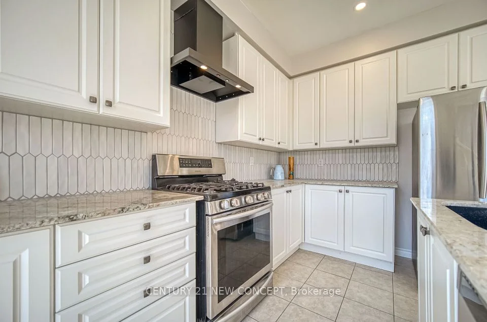 53 Lampkin Street, Georgina, On L0e 1r0