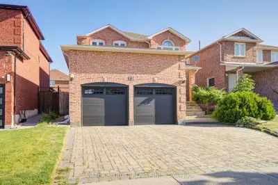 Detached in Richmond Hill