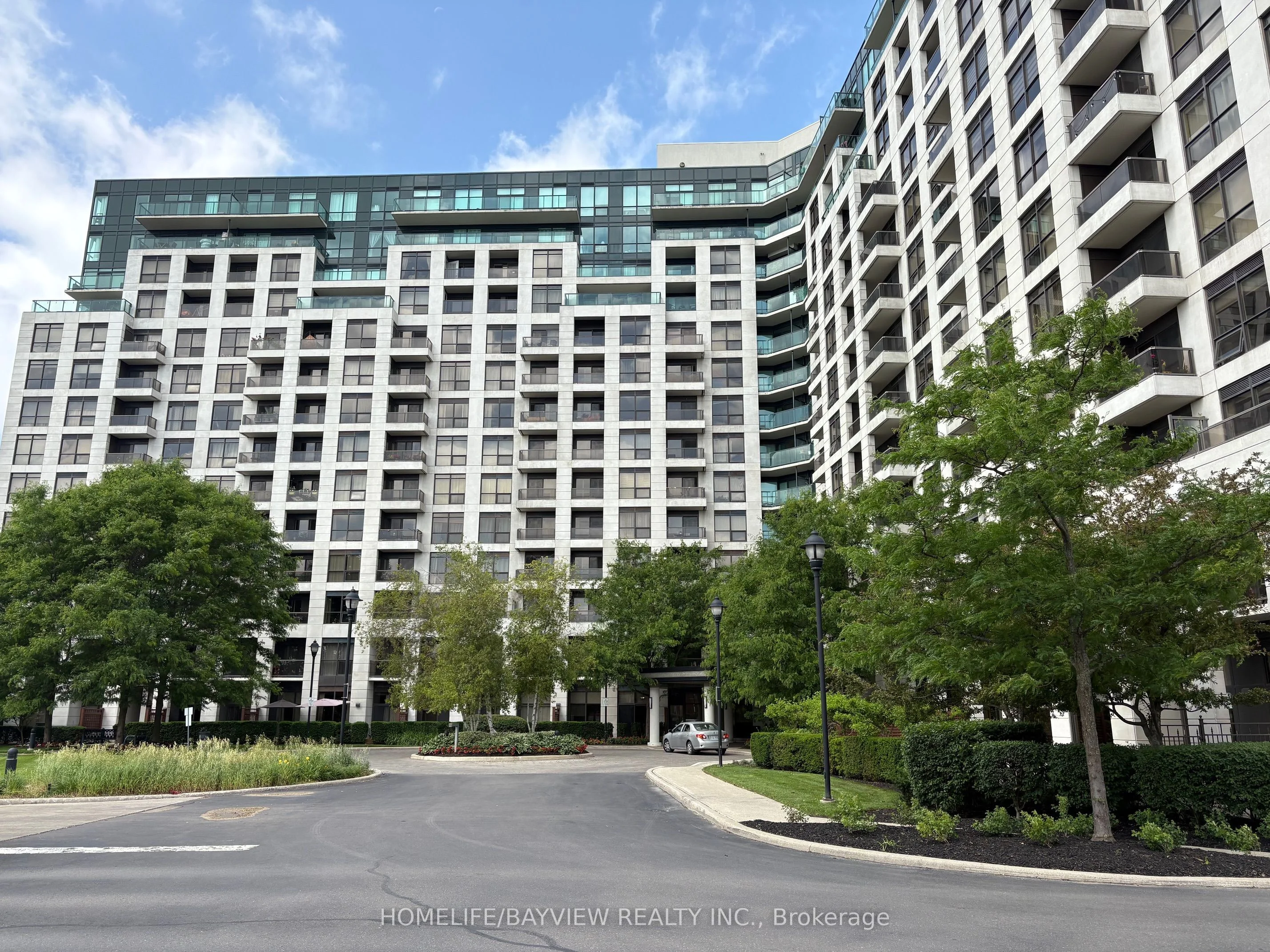18 Harding Boulevard PH209, Richmond Hill, ON L4C 0T3