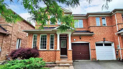 Att/Row/Townhouse in Vaughan
