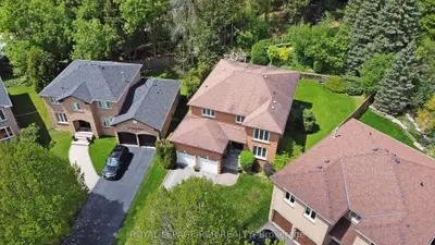 Detached in Aurora