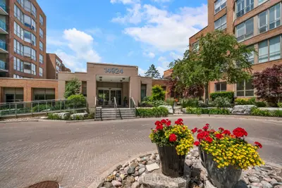 Condo Apartment in Aurora
