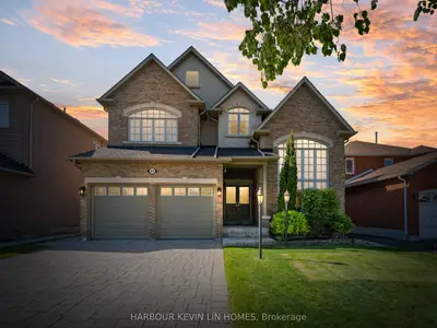 Detached in Richmond Hill