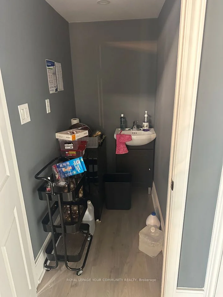 11860 Yonge Street 8, Richmond Hill, ON L4B 3B6