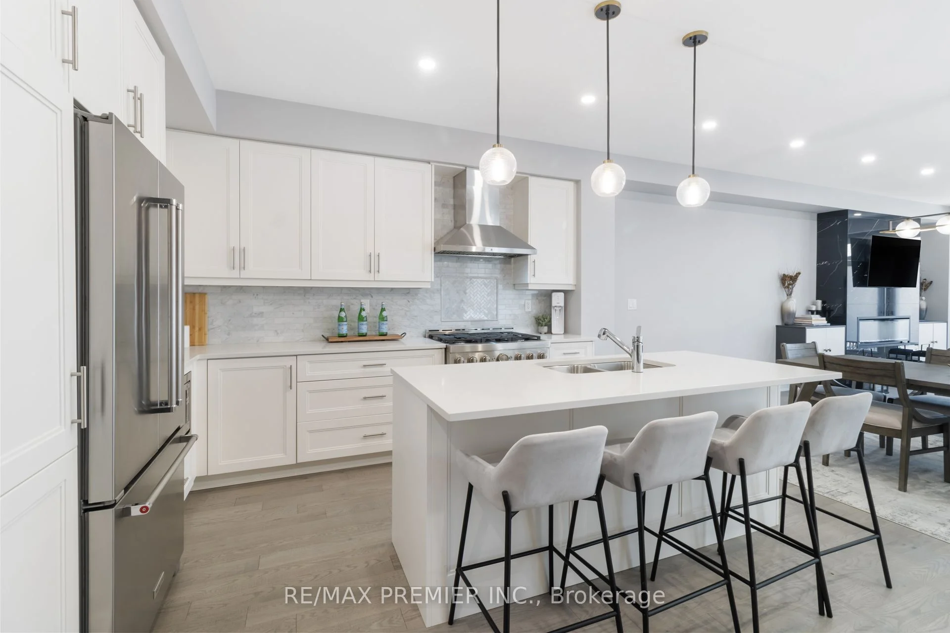 52 Montrose Boulevard, Bradford West Gwillimbury, ON L3Z 4P3