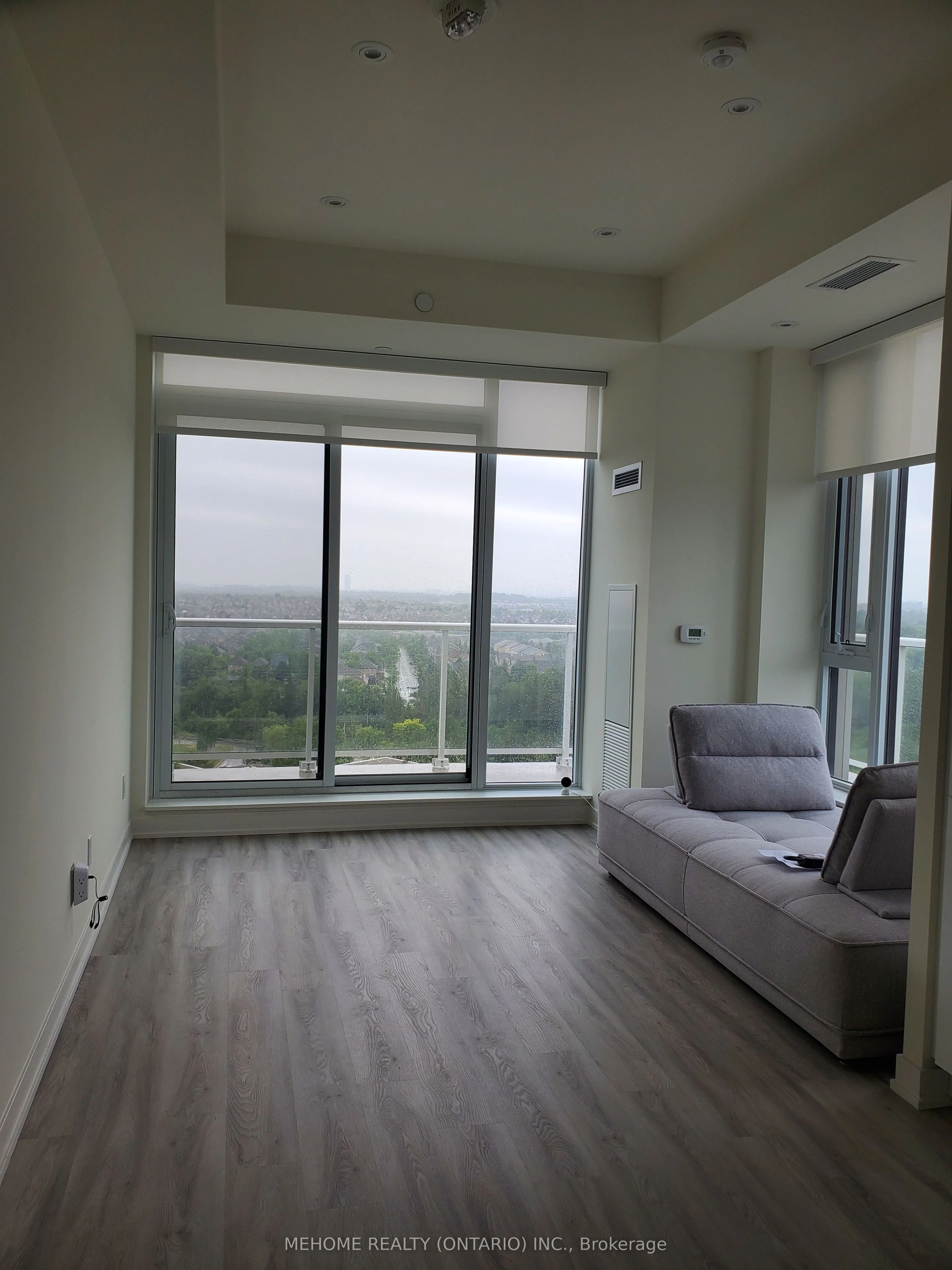 Condo Apartment in Richmond Hill
