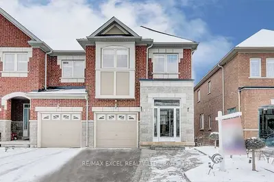 Att/Row/Townhouse in Markham