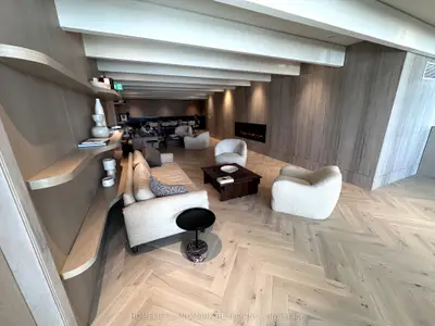 Condo Apartment in Vaughan